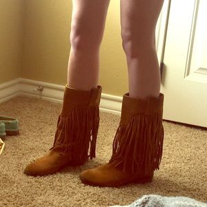 Lucky brand moccasin boots